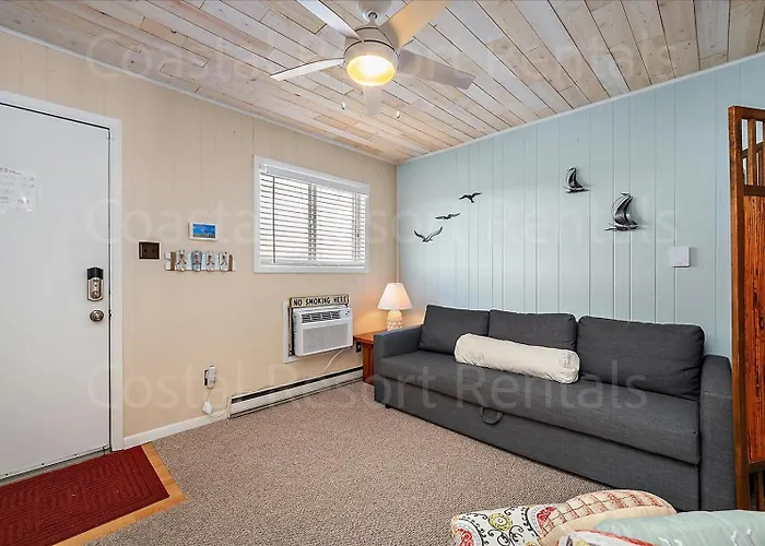 Sea Breeze - Beautiful Canal Views From Cozy 2 Bedroom Condo! Ferienhaus