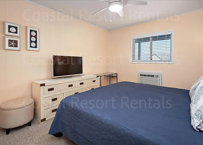 Sea Breeze - Beautiful Canal Views From Cozy 2 Bedroom Condo! *